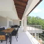 Vila Minu *