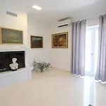 Vila Minu *