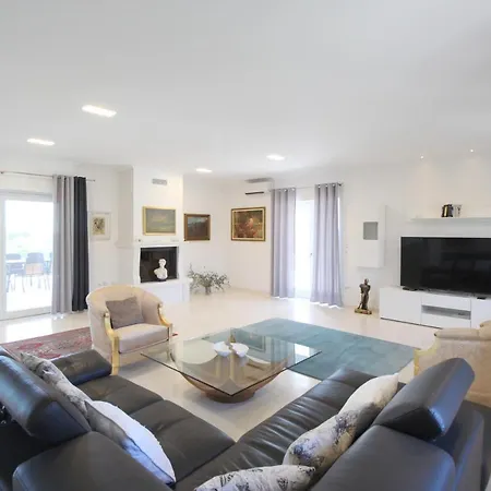 ヴィラ Minu Radetići